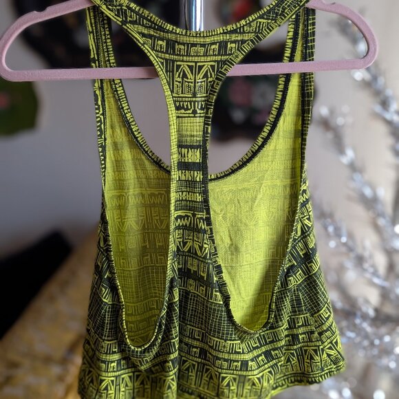 Nike Crop Top Athletic Top - Picture 2 of 6